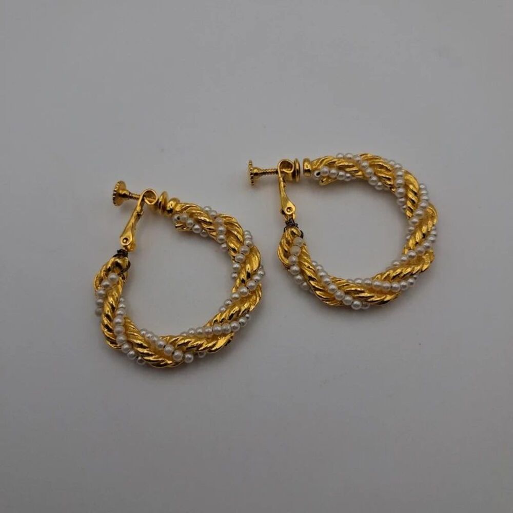 Vintage hoop screwbacks